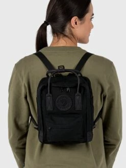 FJÄLLRÄVEN Sac à Dos Fjällräven Kanken N°2 Mini Black 34 FJÄLLRÄVEN Sac à Dos Fjällräven Kanken N°2 Mini Black -SAMSONITE Boutique sac dos fjallraven 799923z